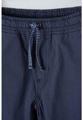 Jogger De Mic Con Cordón Azul Para Niño 8