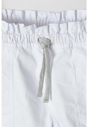 Short De Mic Con Cordón Blanco Para Niña 8