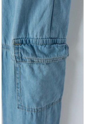 Jogger De Mic Con Cordón Azul Claro Para Niña 12