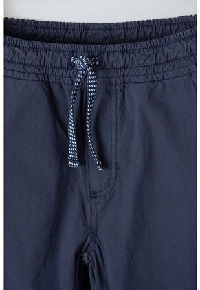 Jogger De Mic Con Cordón Azul Para Niño 12