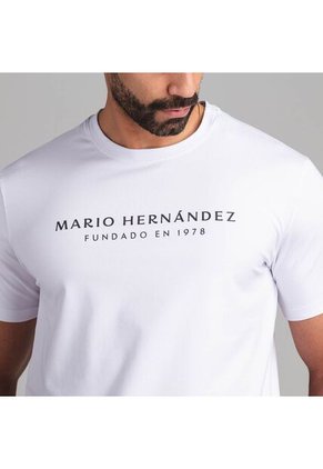 Camiseta Diario Logotipo Blanco Tierra Arriba Camiseta Diario Logotipo Blanco Tierra Arriba Talla XL