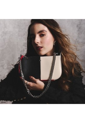 Manos Libres Pouch Bluma Lt Cruella