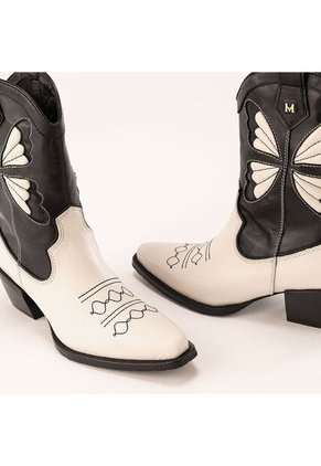 Botas Jerez Caña Media Negro Blanco Glamour Botas Jerez Caña Media Negro Blanco Glamour Talla 37