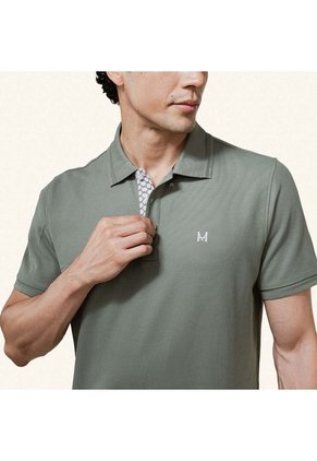 Camiseta Polo Emblema Cipres Tierra Arriba Camiseta Polo Emblema Cipres Tierra Arriba Talla L
