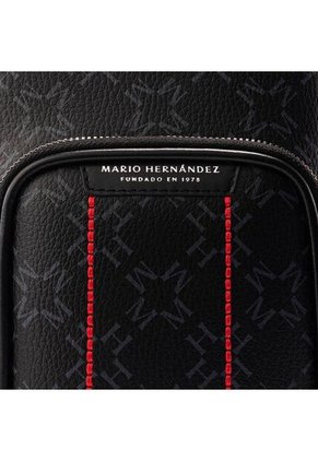 Manos Libres Sling Sierra Negro Primario M Manos Libres Sling Sierra Negro Primario M