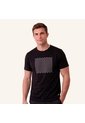 Camiseta Trama Negro Tierra Arriba de Mario Hernández