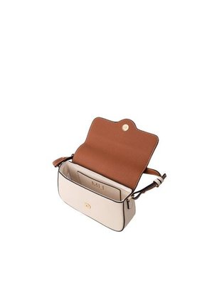 Shoulder Baguette Becca Beige Camel Binanti Shoulder Baguette Becca Beige Camel Binanti