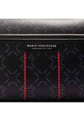 Canguro Plano Negro Primario M Canguro Plano Negro Primario M