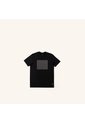 Camiseta Trama Negro Tierra Arriba de Mario Hernández