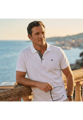 Camiseta Polo Emblema Blanco Tierra Arriba Camiseta Polo Emblema Blanco Tierra Arriba Talla M