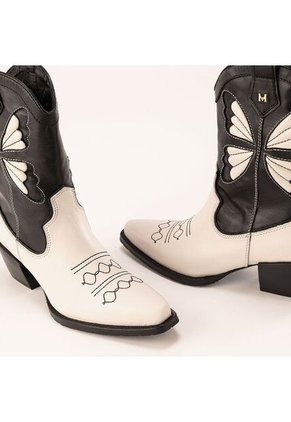 Botas Jerez Caña Media Negro Blanco Glamour Botas Jerez Caña Media Negro Blanco Glamour Talla 36