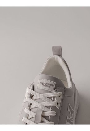 Tenis Astro Ceniza Tenis Astro Ceniza Talla 42