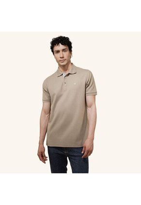 Camiseta Polo Emblema Arena Tierra Arriba Camiseta Polo Emblema Arena Tierra Arriba Talla M