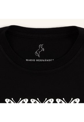 Camiseta Aura Negro Tierra Arriba Camiseta Aura Negro Tierra Arriba Talla S