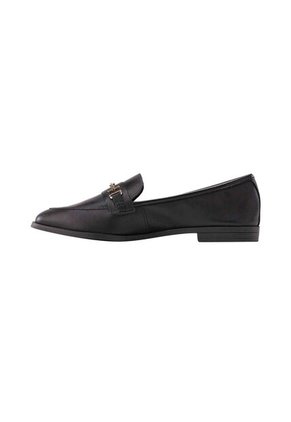 Mocasín Loafer Gardenia Negro Julia Mocasín Loafer Gardenia Negro Julia Talla 37