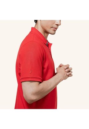 Camiseta Polo Emblema Rojo Tierra Arriba Camiseta Polo Emblema Rojo Tierra Arriba Talla XL