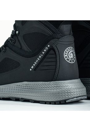 Bota Outdoor Negro Masherland Future Ultra Light