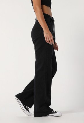 Pantalón Negro Mattelsa Wide Leg