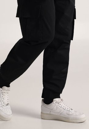 Pantalón Cargo Negro Mattelsa