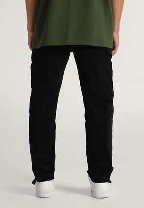 Pantalón Cargo Negro Mattelsa