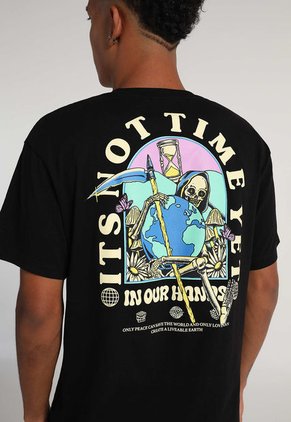 Camiseta Negro-Multicolor Mattelsa