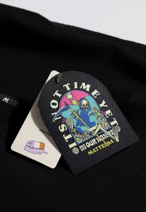 Camiseta Negro-Multicolor Mattelsa