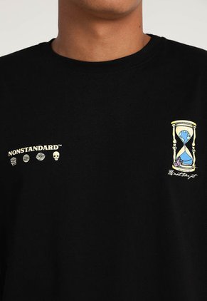 Camiseta Negro-Multicolor Mattelsa