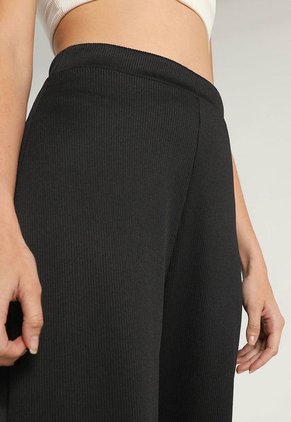 Pantalón Negro Mattelsa Harem
