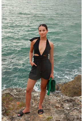 Short Sierra Negro Mercedes Campuzano