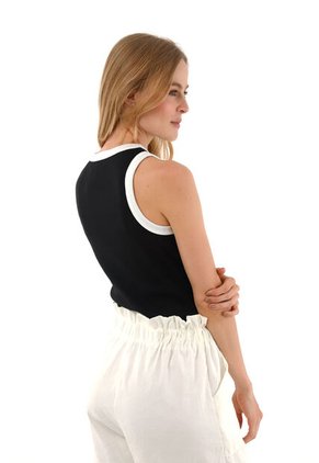 Top Saia Negro Mercedes Campuzano