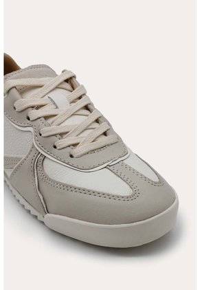 Tenis Cuero Indira Beige Mercedes Campuzano