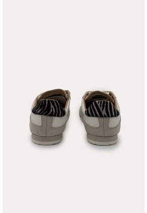 Tenis Cuero Indira Beige Mercedes Campuzano