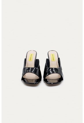 Sandalia Tacon Harbor Negro Mercedes Campuzano