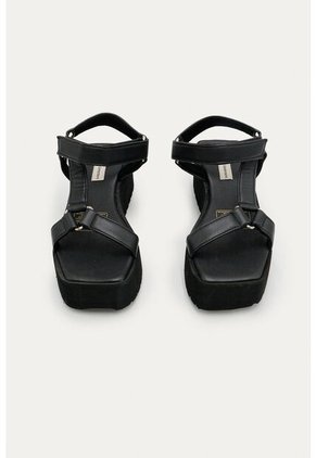 Sandalia Plataforma Ali Negro Mercedes Campuzano