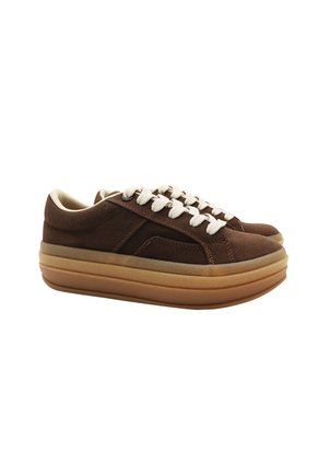 Tenis Harper Cafe Mercedes Campuzano