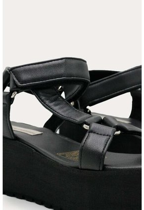 Sandalia Plataforma Ali Negro Mercedes Campuzano