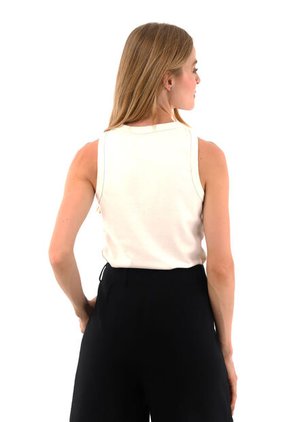 Top Shani Marfil Mercedes Campuzano