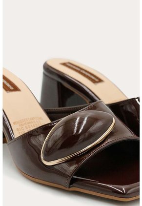 Sandalia Tacon Sophie Café Mercedes Campuzano