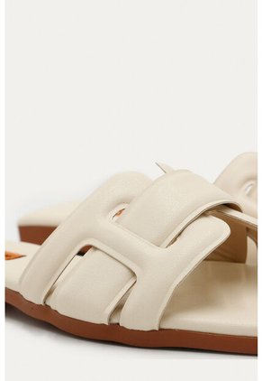 Sandalia Plana Jolie Beige Mercedes Campuzano