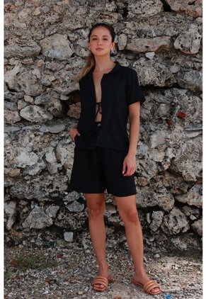 Bermuda Kuyu Negro Mercedes Campuzano