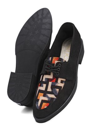 Zapato 7815NegroxFolia Moca