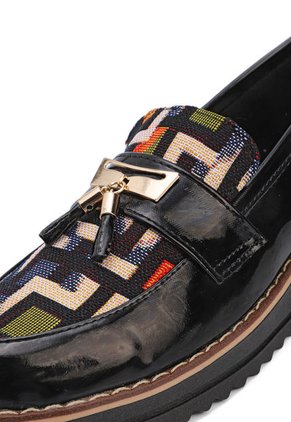 Zapato Negro Charol Moca Villas Folia