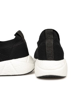 Tenis LifeStyle Negro Modare