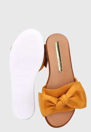 Sandalia Plana Mostaza moleca