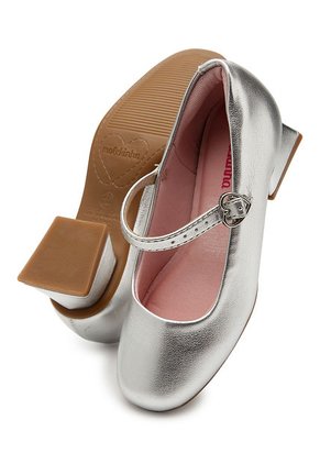 Zapato Casual Plateado Molekinha