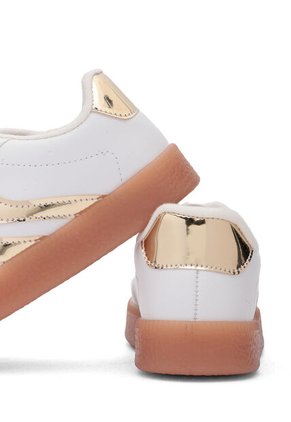 Tenis LifeStyle Niña Blanco-Dorado Molekinha