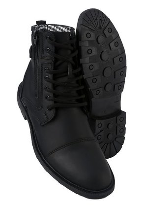 Botas En Cuero Para Hombre Color Negro Marca Monserrate Ref. Oakland