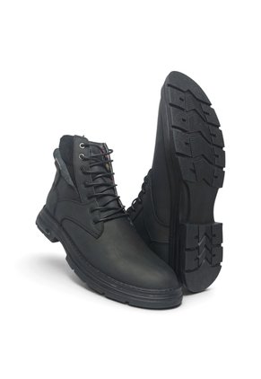 Botas En CUERO Para Hombre Marca Monserrate Ref Alquimia Color Negro