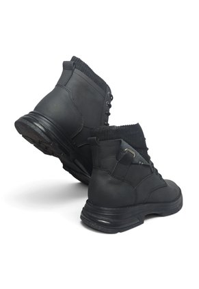 Botas En CUERO Para Hombre Marca Monserrate Ref Alquimia Color Negro