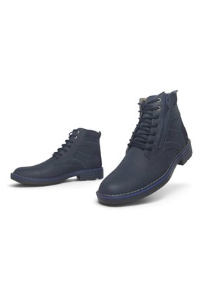 Botas En CUERO Para Hombre Marca Monserrate Ref Quechua Color Azul
